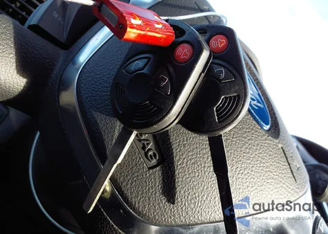 2015 Ford Escape Se z USA, uszkodzony, nr VIN 1FMCU9GX4FUC54218